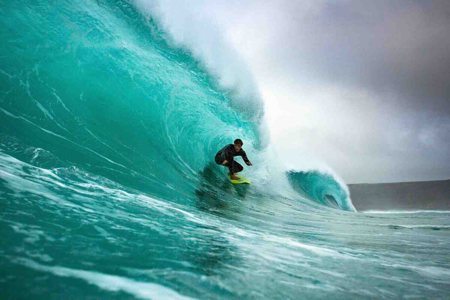 Comment suivre une vague en surf ?