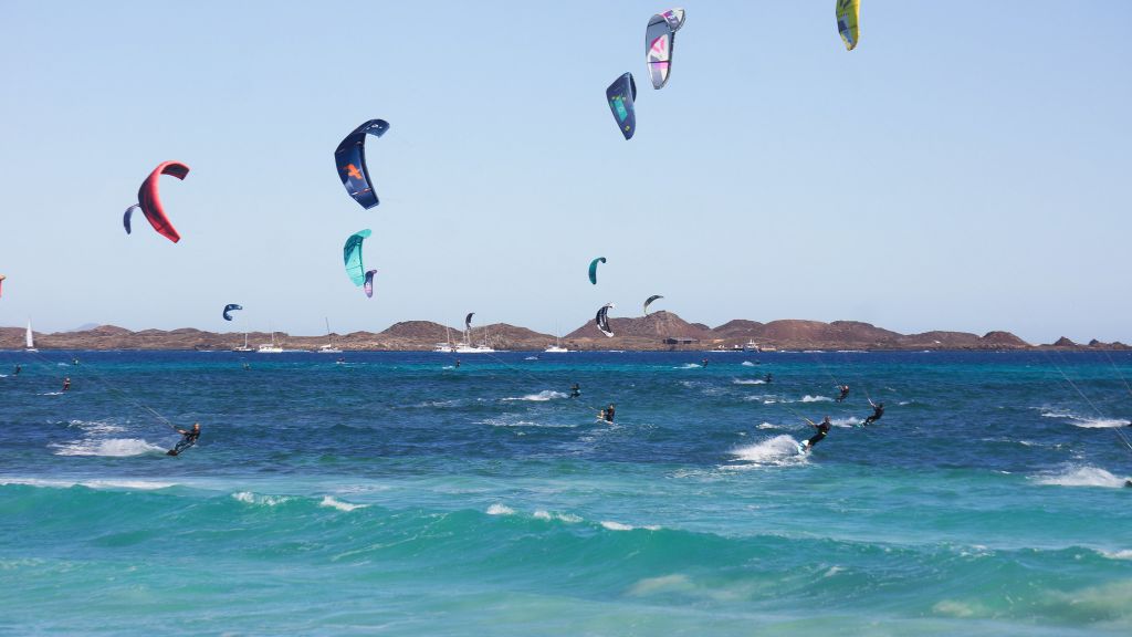 kite-in-flag-beach-1024×576