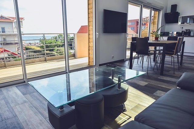 surf-camp-hossegor-capbreton-salon-min