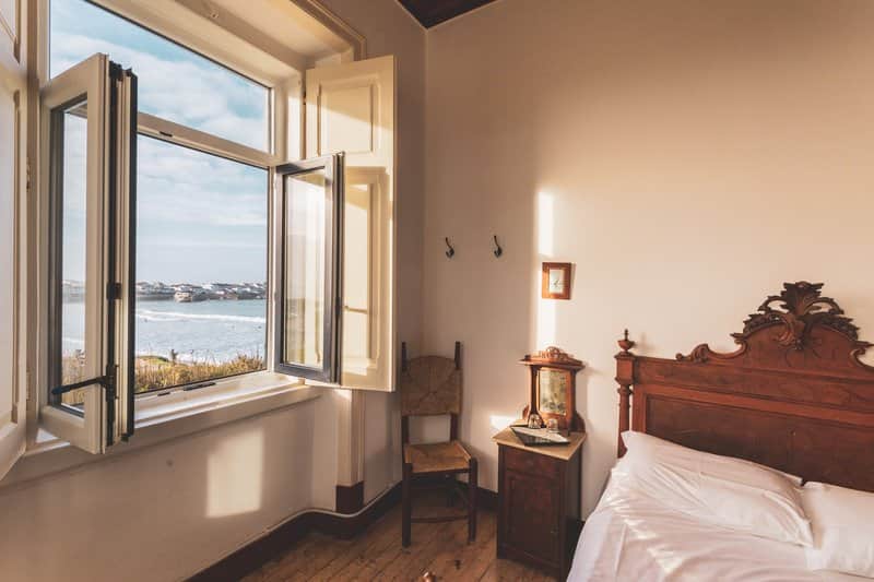 Surf camp vue sur mer